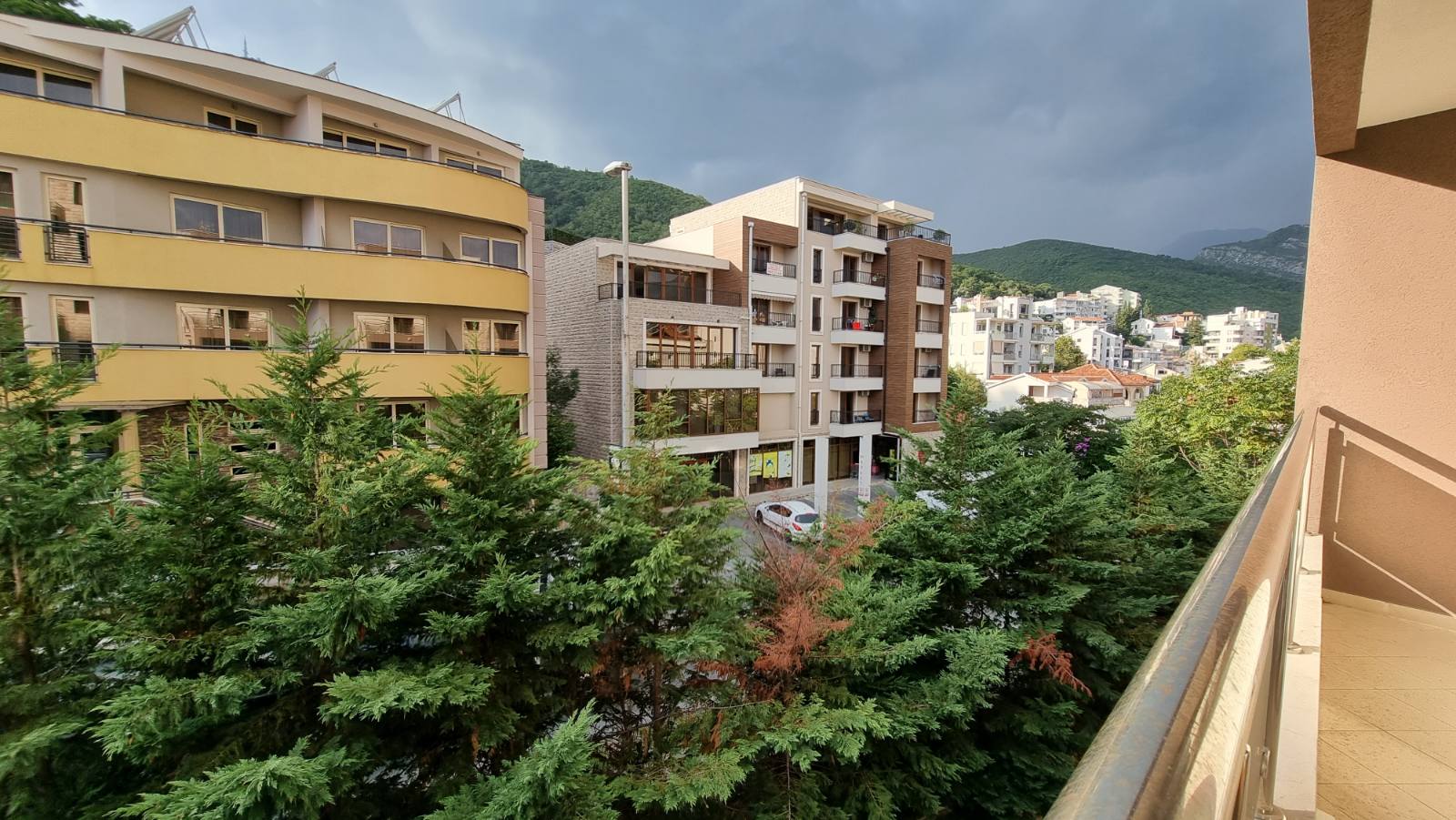 amforaproperty.com/DVOSOBAN NAMJEŠTEN STAN 48M2, CENTAR BUDVE, GOSPOŠTINA