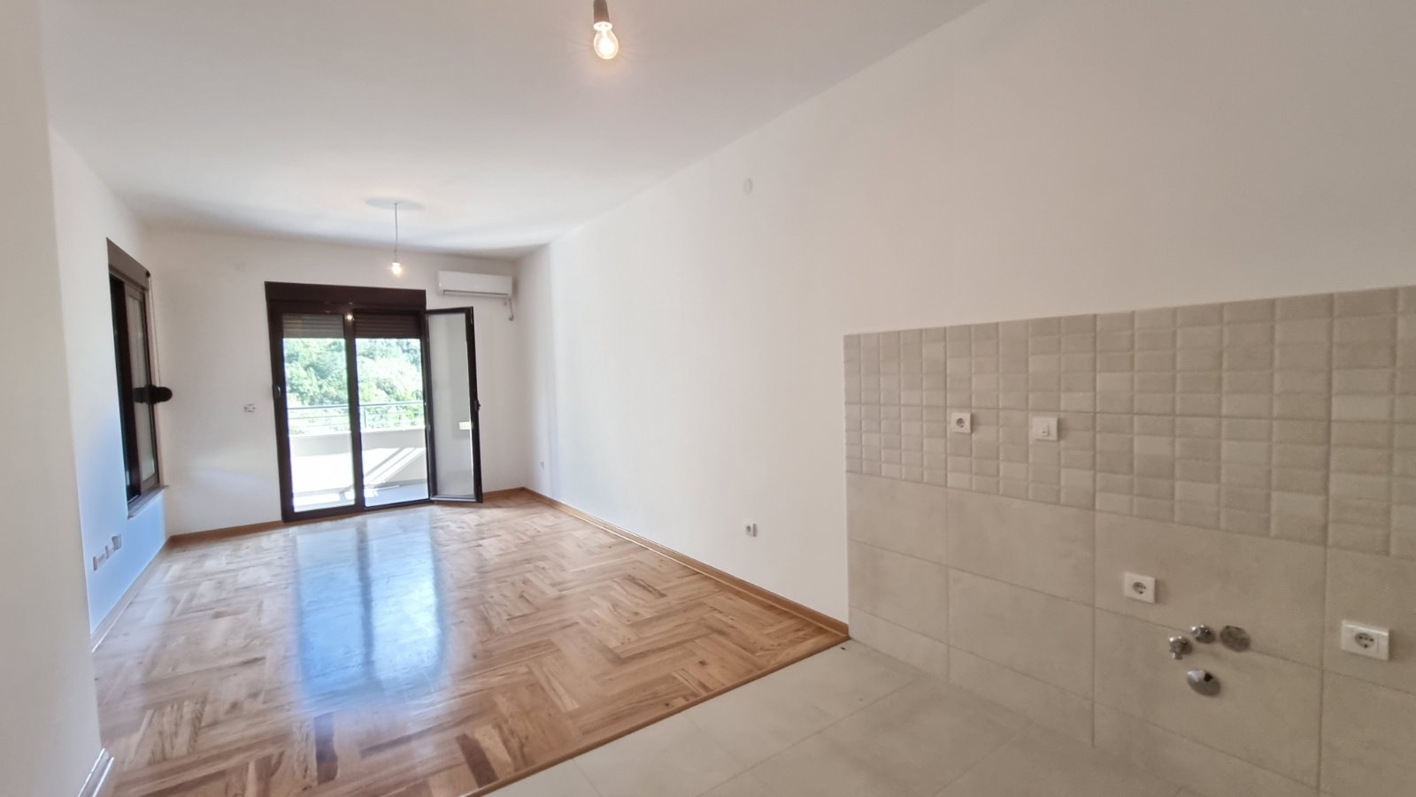 amforaproperty.com/Jednosoban stan 42m2 u zgradi  AKACIA Bečići