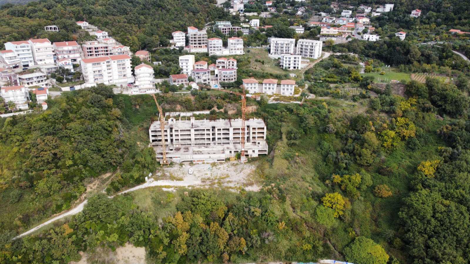 amforaproperty.com/Urbanizovan plac 307m2 sa prelijepim pogledom. Prijevor, Budva