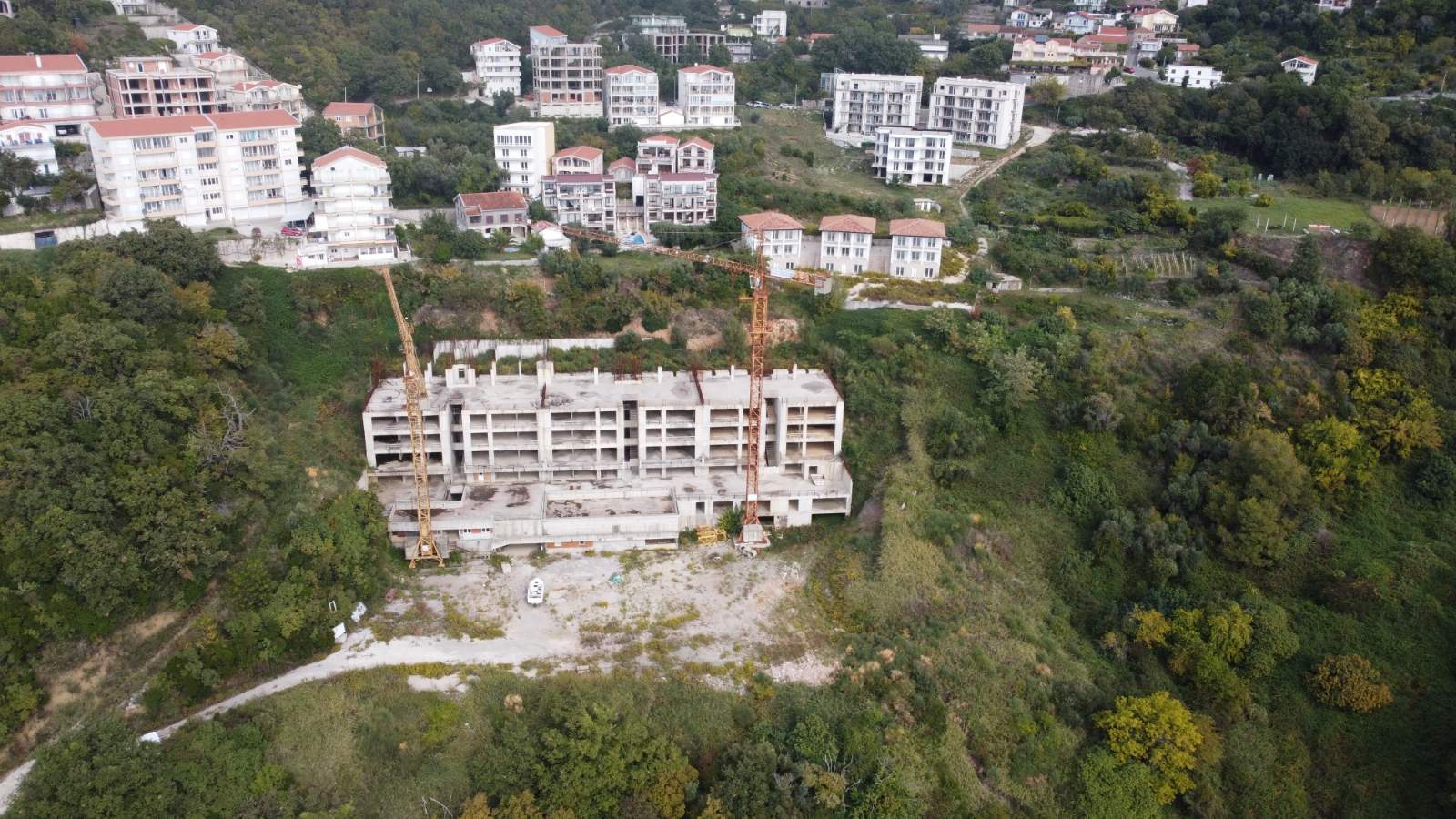 amforaproperty.com/Urbanizovan plac 307m2 sa prelijepim pogledom. Prijevor, Budva