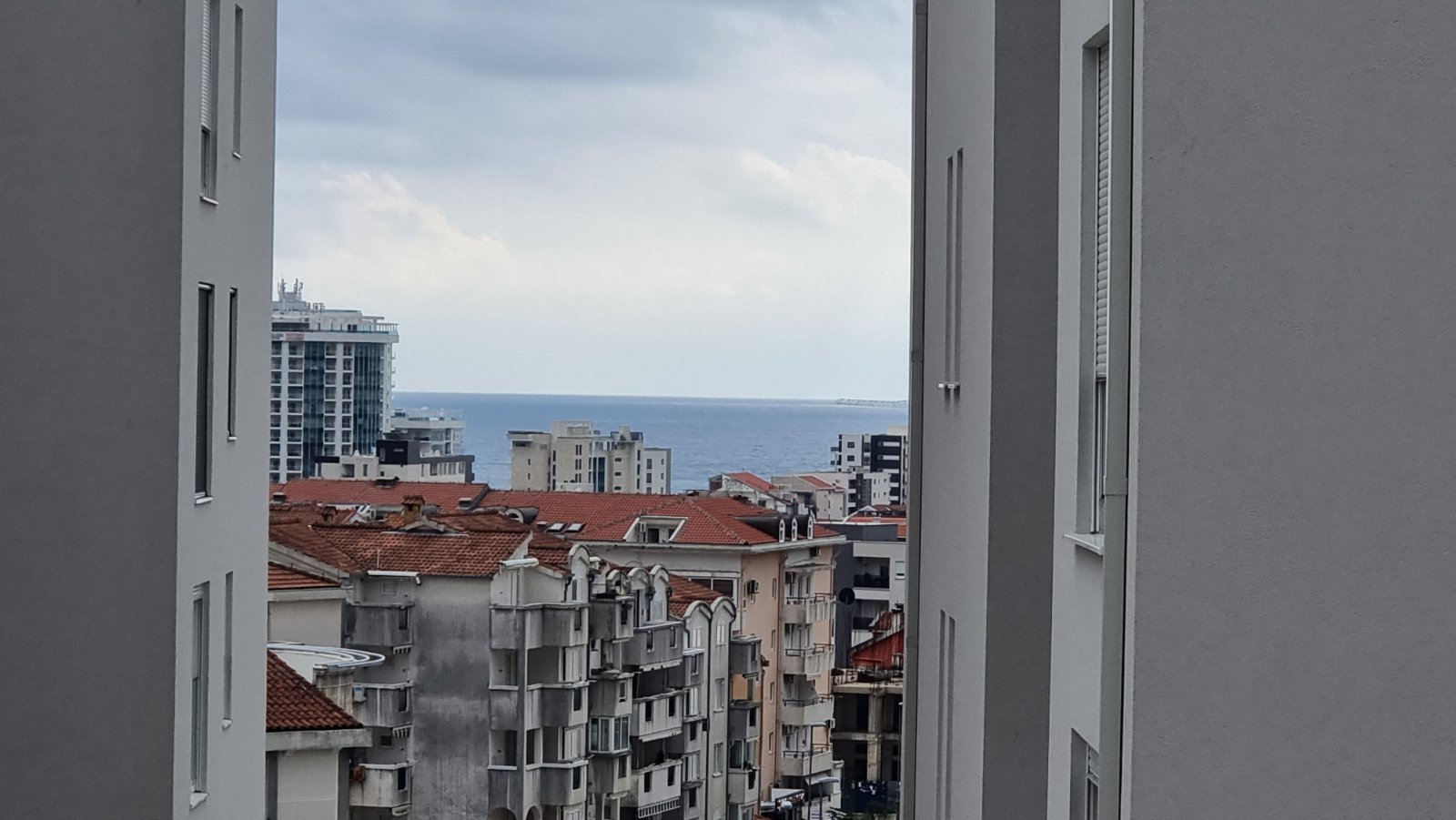 amforaproperty.com/Trosoban stan 100m2 , kod Tehno Maxa, zaobilaznica, Budva.