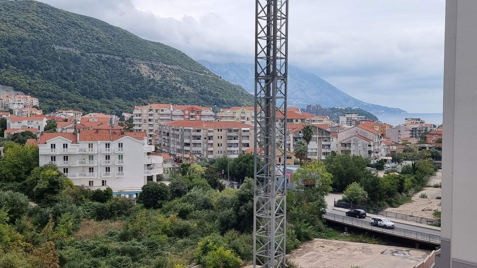 amforaproperty.com/Trosoban stan 100m2 , kod Tehno Maxa, zaobilaznica, Budva.