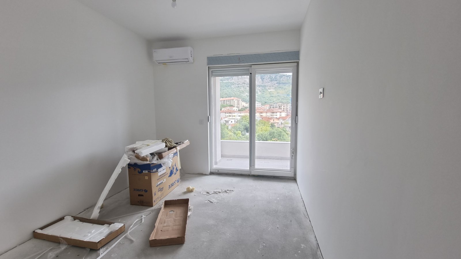 amforaproperty.com/Trosoban stan 100m2 , kod Tehno Maxa, zaobilaznica, Budva.