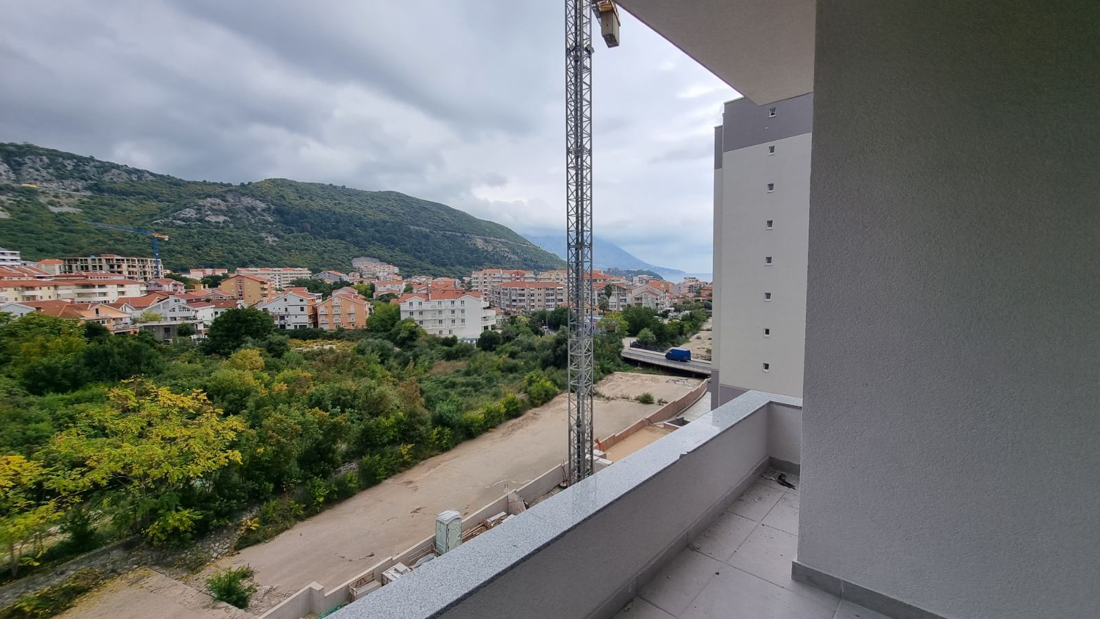 amforaproperty.com/Trosoban stan 100m2 , kod Tehno Maxa, zaobilaznica, Budva.