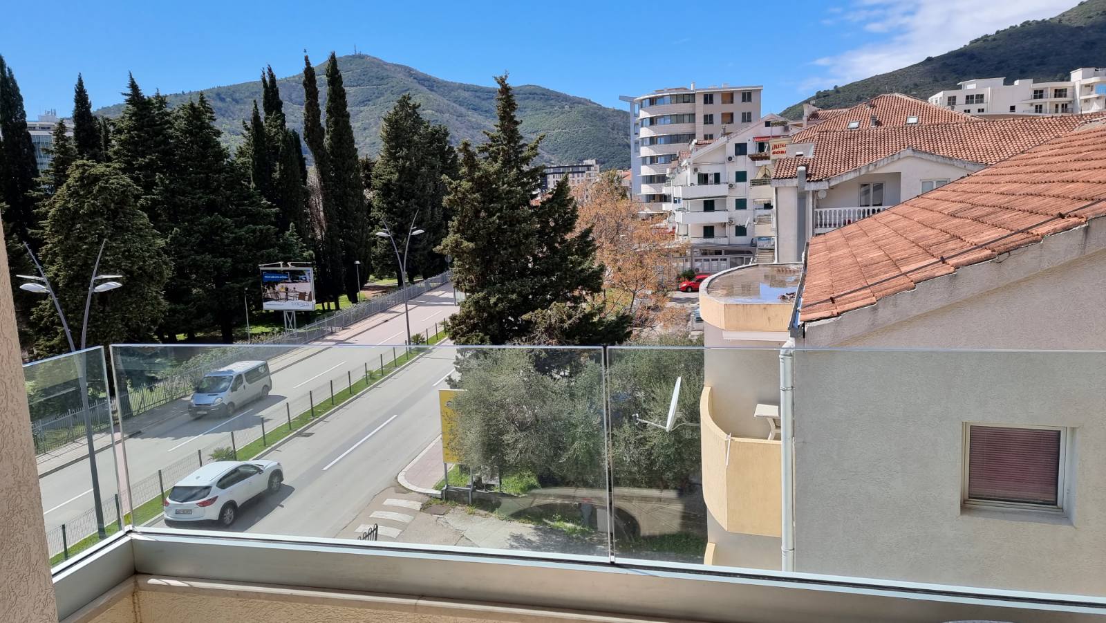 amforaproperty.com/Lijep jednosoban stan preko cijele godine na bulevaru Jadranski put, Budva 