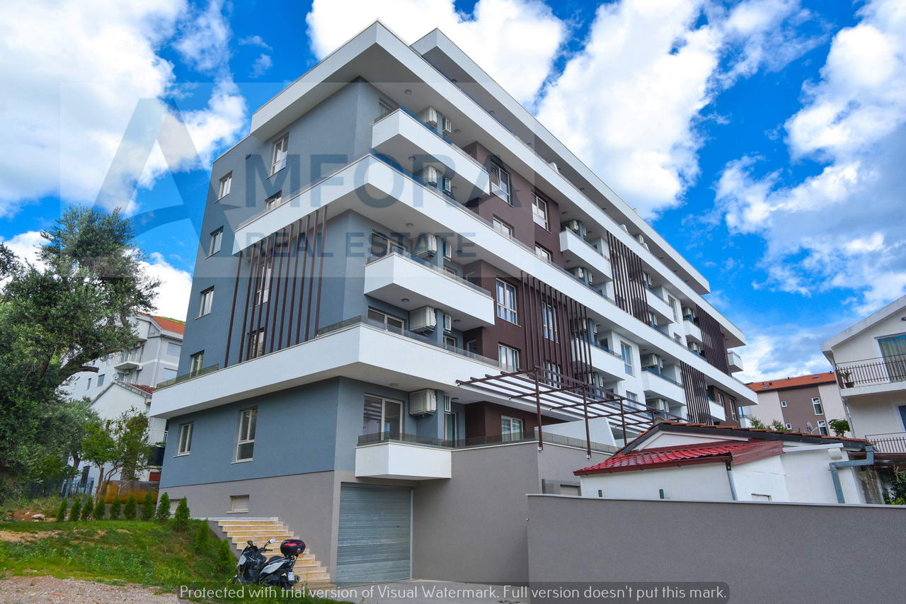 Izdaje se jednosoban stan preko cele godine, Bečići - Amfora Real Estate