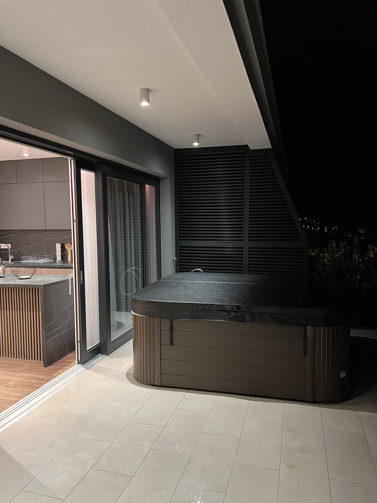 amforaproperty.com/Na prodaju penthouse sa prelijepim pogledom na more, Ivanovici , Budva