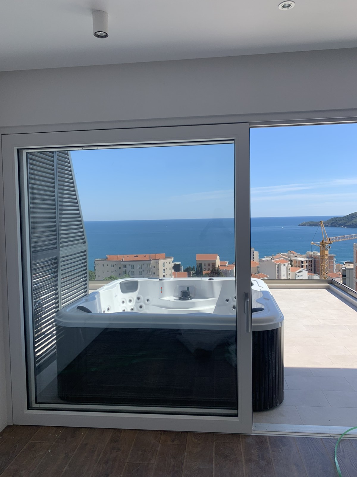 amforaproperty.com/Na prodaju penthouse sa prelijepim pogledom na more, Ivanovici , Budva