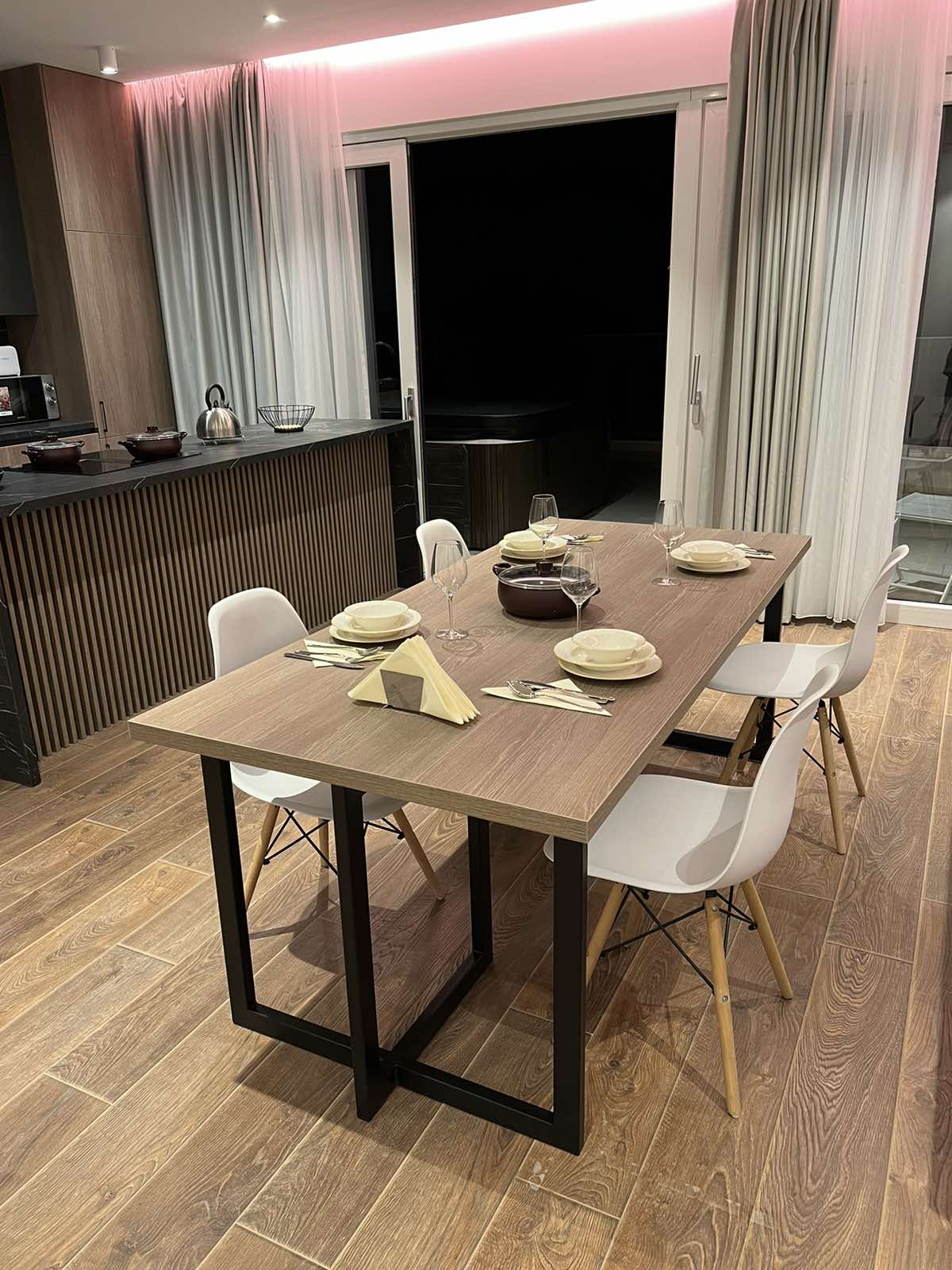 amforaproperty.com/Na prodaju penthouse sa prelijepim pogledom na more, Ivanovici , Budva
