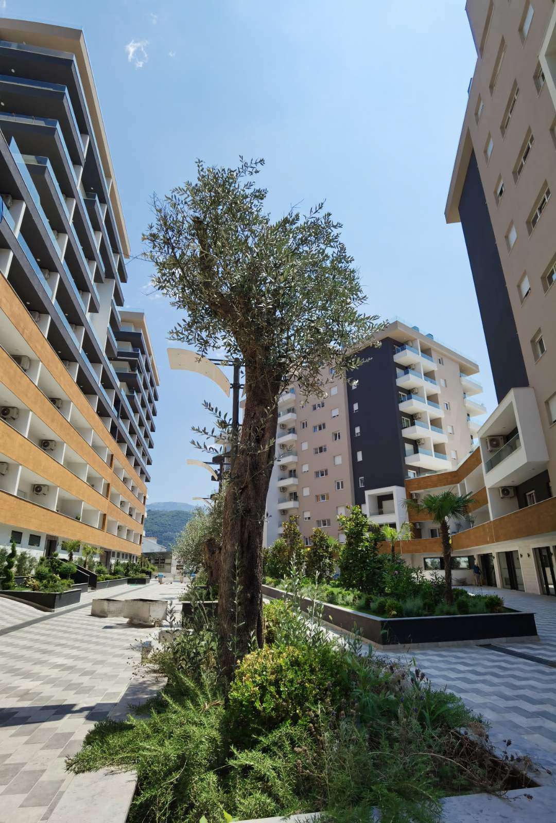 POSLOVNI PROSTOR 18 M2 U KOMPLEKSU THE OLD BAKERY, BUDVA - Amfora Real Estate