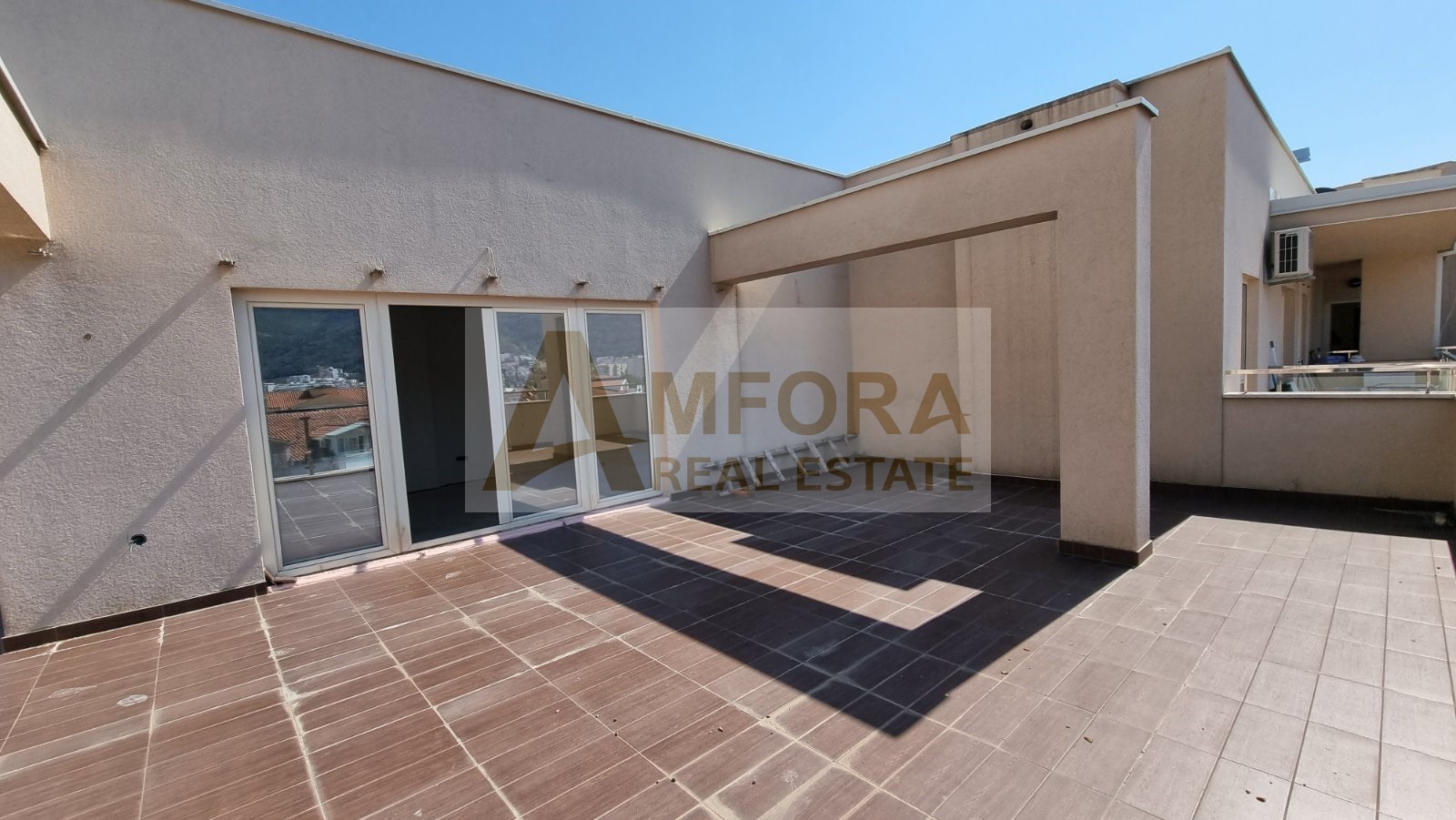 amforaproperty.com/Penthouse sa dvije spavaće sobe,  169m2, Bulevar , Budva