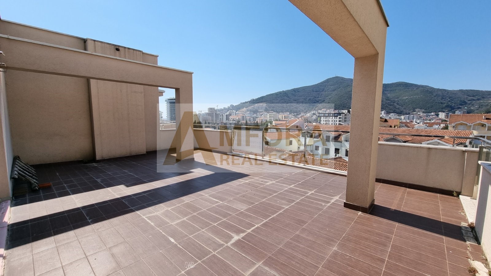 amforaproperty.com/Penthouse sa dvije spavaće sobe,  169m2, Bulevar , Budva