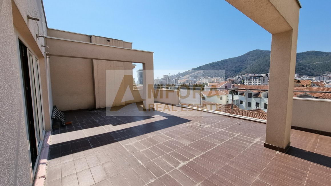 amforaproperty.com/Penthouse sa dvije spavaće sobe,  169m2, Bulevar , Budva