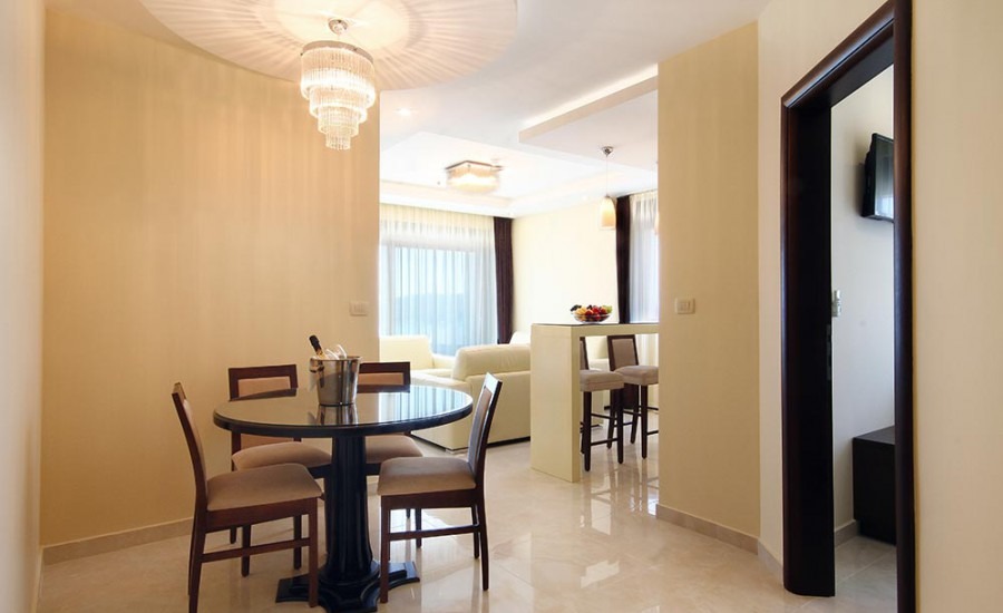 amforaproperty.com/Luksuzni apartman sa nevjerovatnim pogledom na more na atraktivnoj lokaciji! IZDAVANJE PREKO CELE GODINE