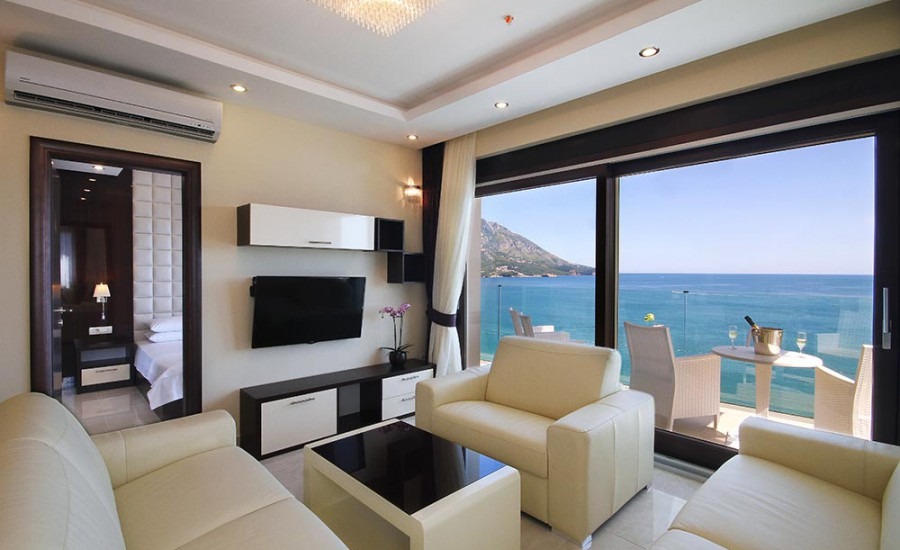 amforaproperty.com/Luksuzni apartman sa nevjerovatnim pogledom na more na atraktivnoj lokaciji! IZDAVANJE PREKO CELE GODINE