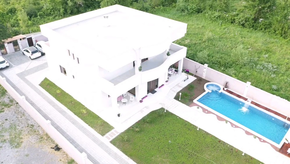 amforaproperty.com/Vila sa bazenom. Lastva Grbaljska, Budva