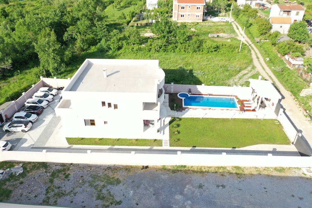 amforaproperty.com/Vila sa bazenom. Lastva Grbaljska, Budva