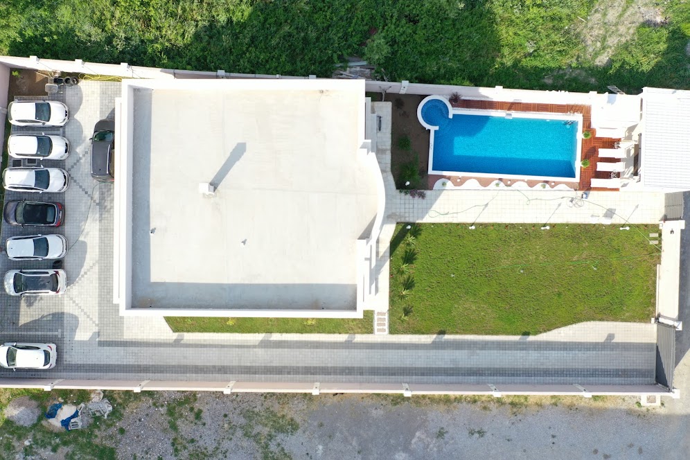 amforaproperty.com/Vila sa bazenom. Lastva Grbaljska, Budva