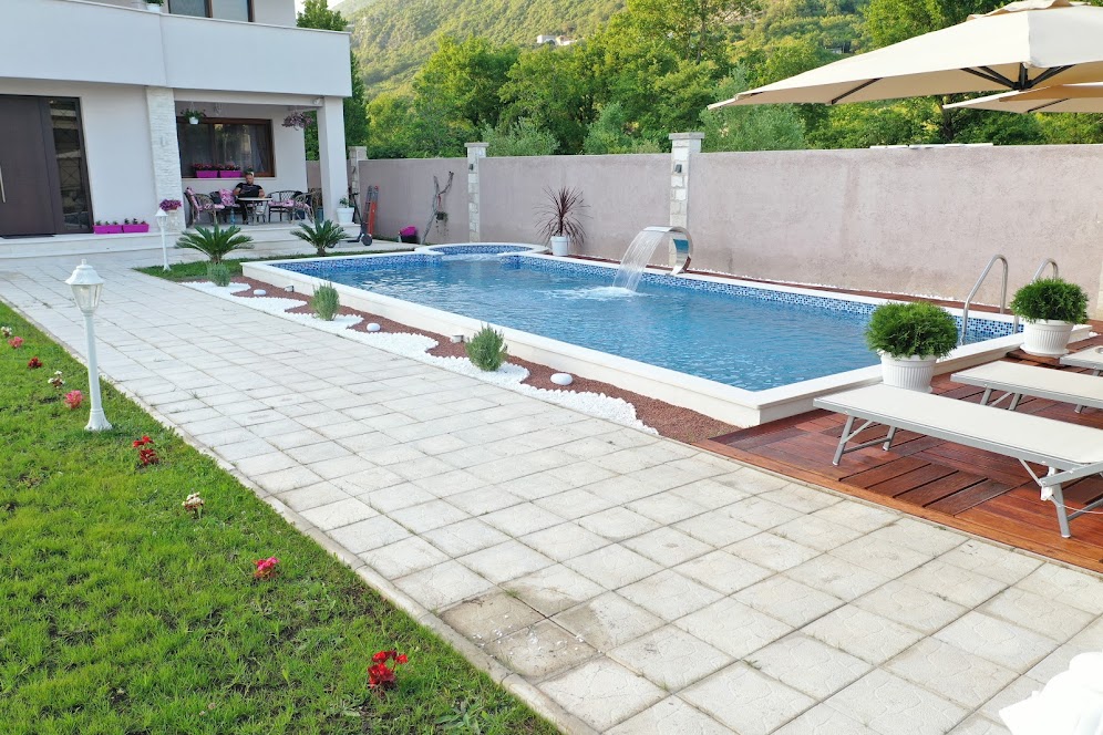 amforaproperty.com/Vila sa bazenom. Lastva Grbaljska, Budva