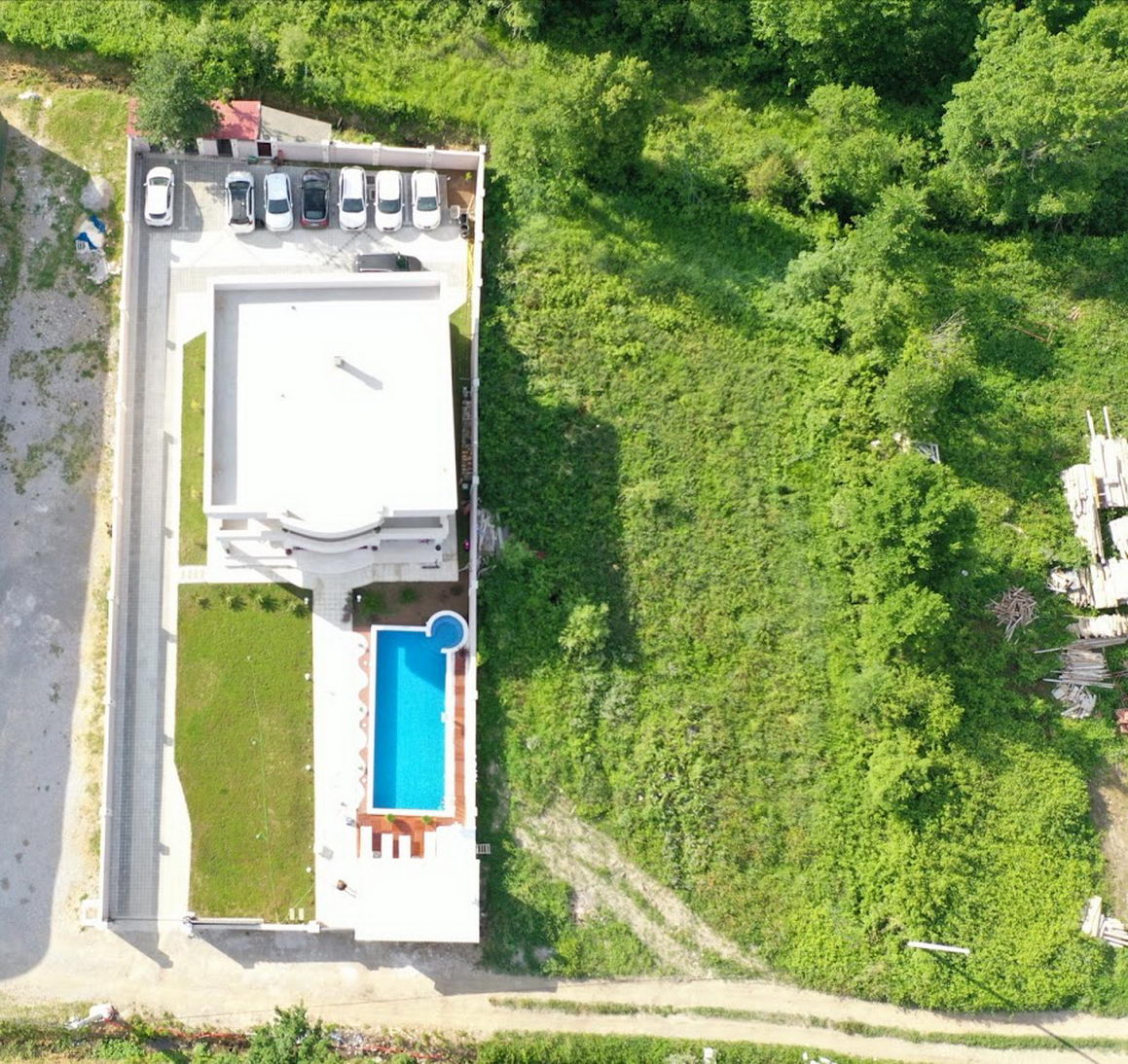 amforaproperty.com/Vila sa bazenom. Lastva Grbaljska, Budva
