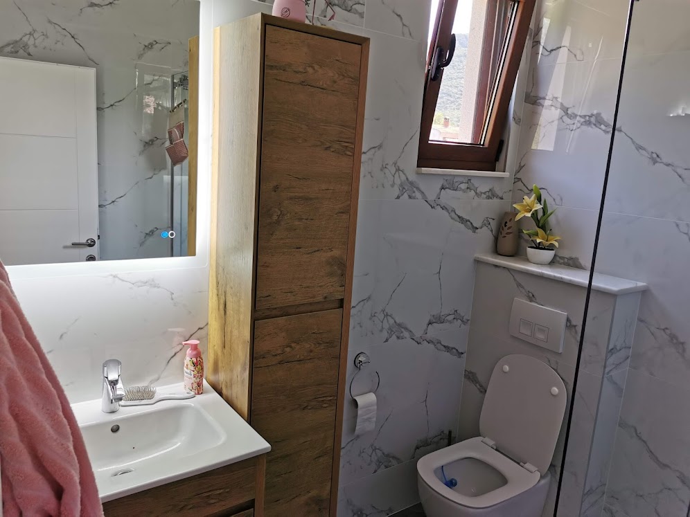 amforaproperty.com/Vila sa bazenom. Lastva Grbaljska, Budva