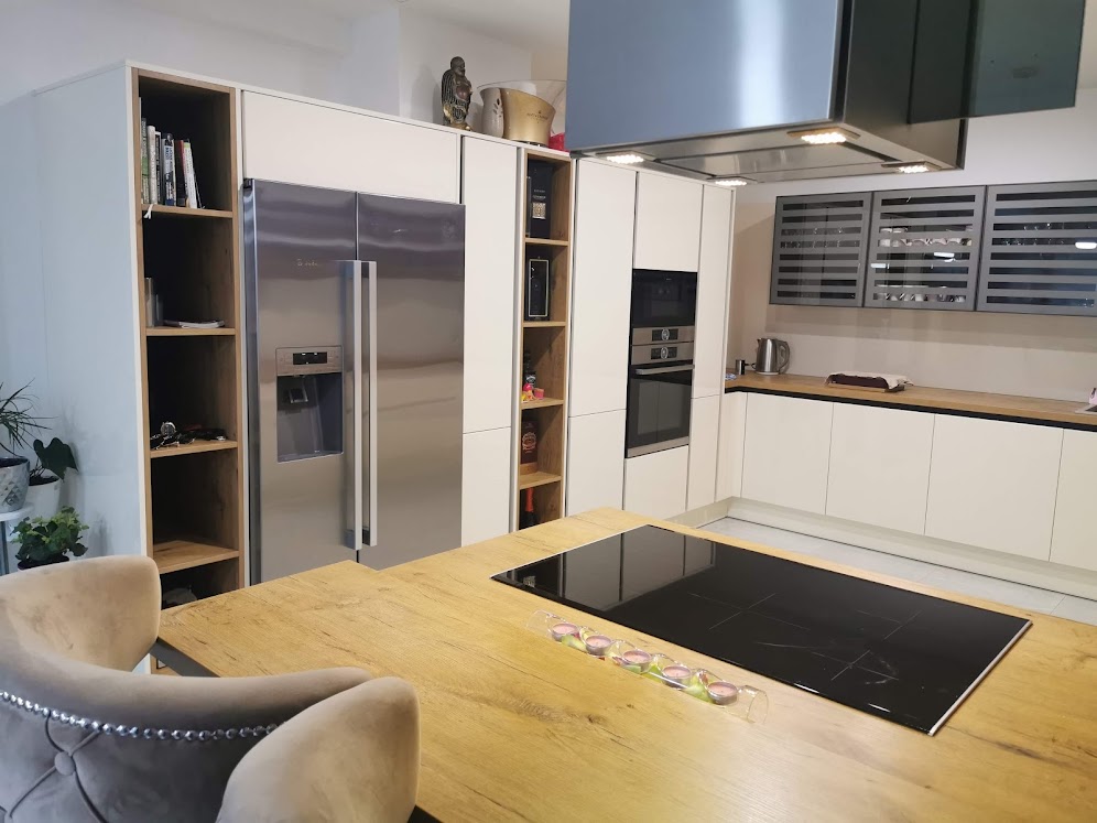 amforaproperty.com/Vila sa bazenom. Lastva Grbaljska, Budva