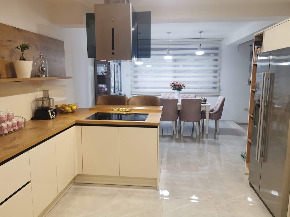 amforaproperty.com/Vila sa bazenom. Lastva Grbaljska, Budva