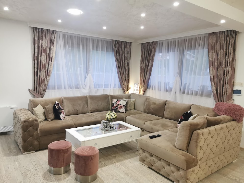 amforaproperty.com/Vila sa bazenom. Lastva Grbaljska, Budva