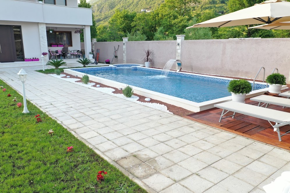 amforaproperty.com/Vila sa bazenom. Lastva Grbaljska, Budva