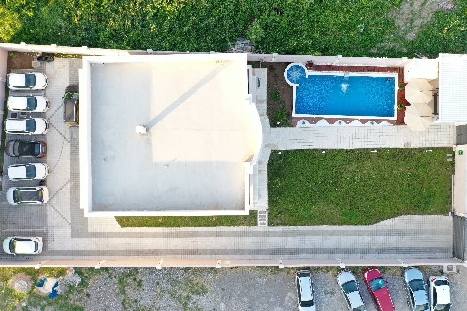amforaproperty.com/Vila sa bazenom. Lastva Grbaljska, Budva