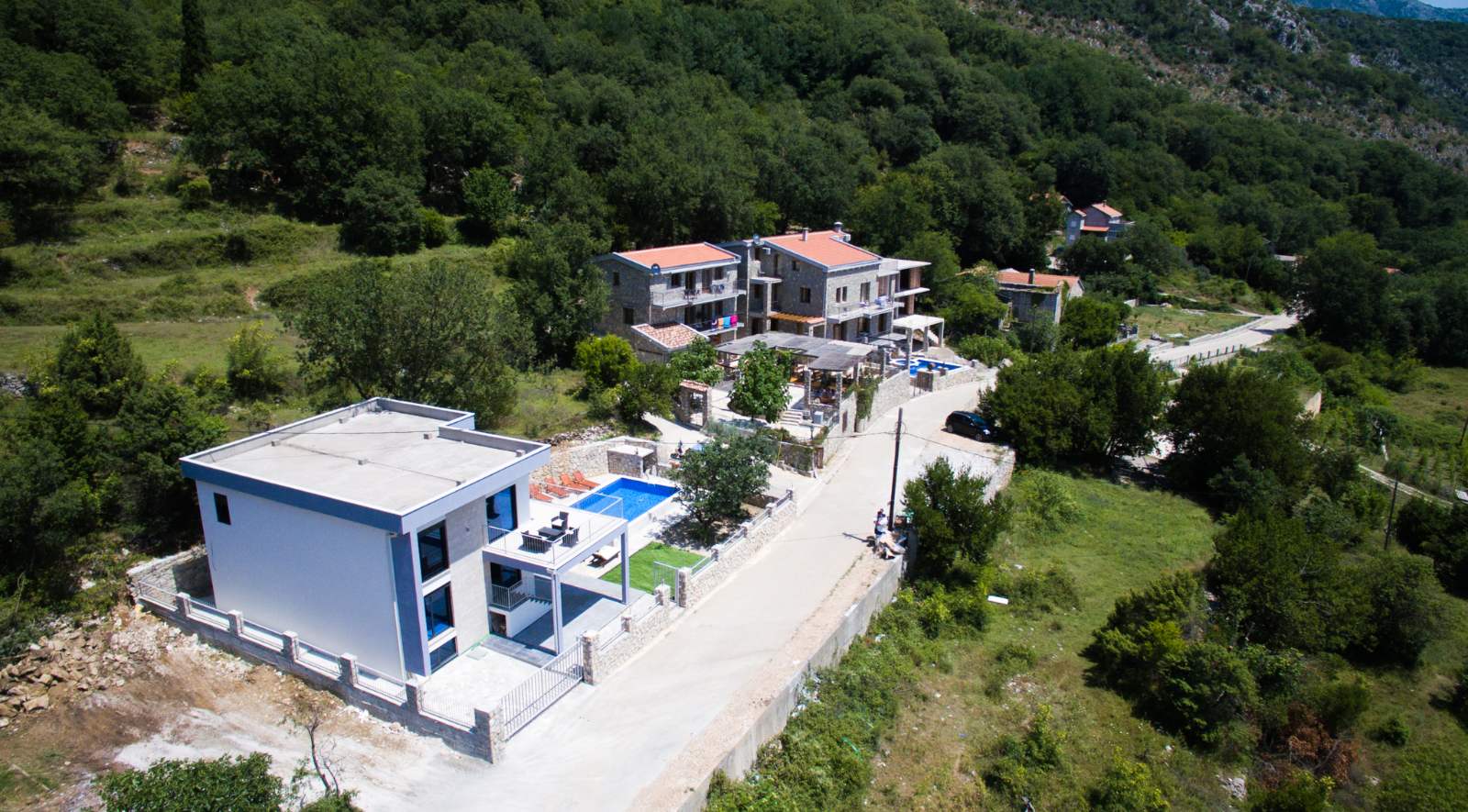 amforaproperty.com/Vila sa bazenom i pogledom na more. Maine, Budva.