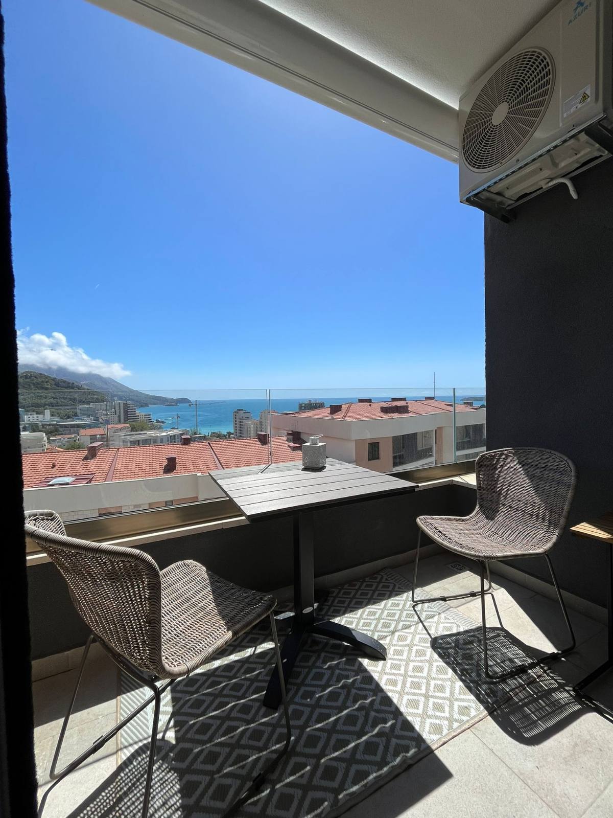 STAN 45M2 SA POGLEDOM NA MORE, BEČIĆI. SUPER PONUDA! - Amfora Real Estate