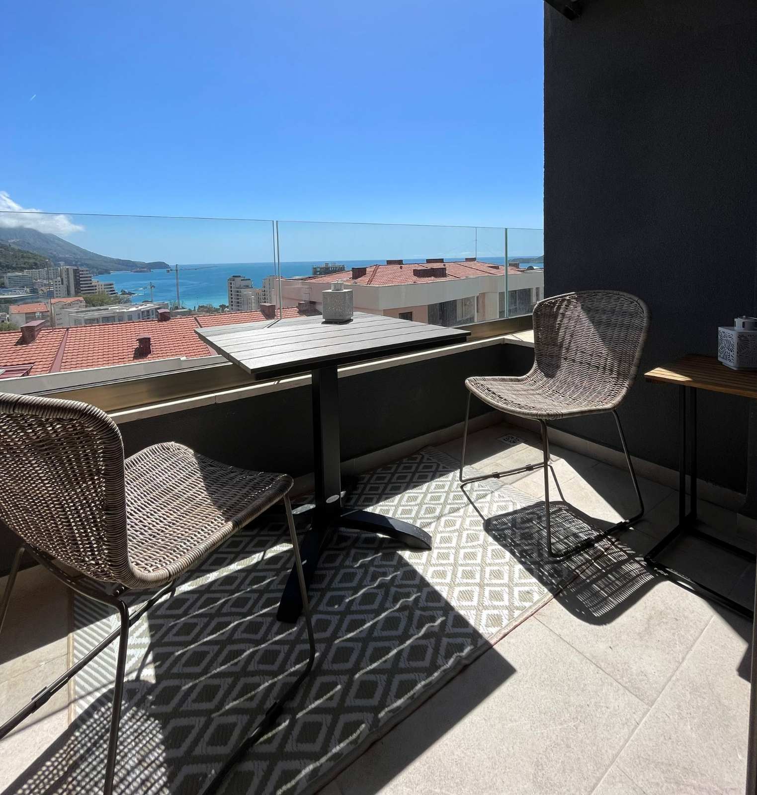 STAN 45M2 SA POGLEDOM NA MORE, BEČIĆI. SUPER PONUDA! - Amfora Real Estate