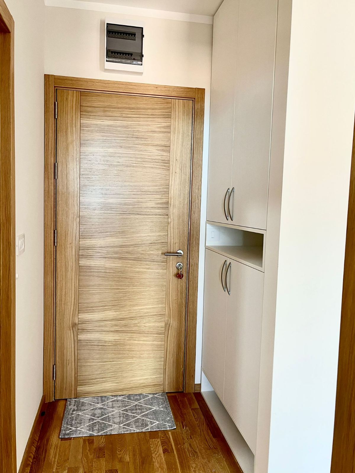 STAN 45M2 SA POGLEDOM NA MORE, BEČIĆI. SUPER PONUDA! - Amfora Real Estate