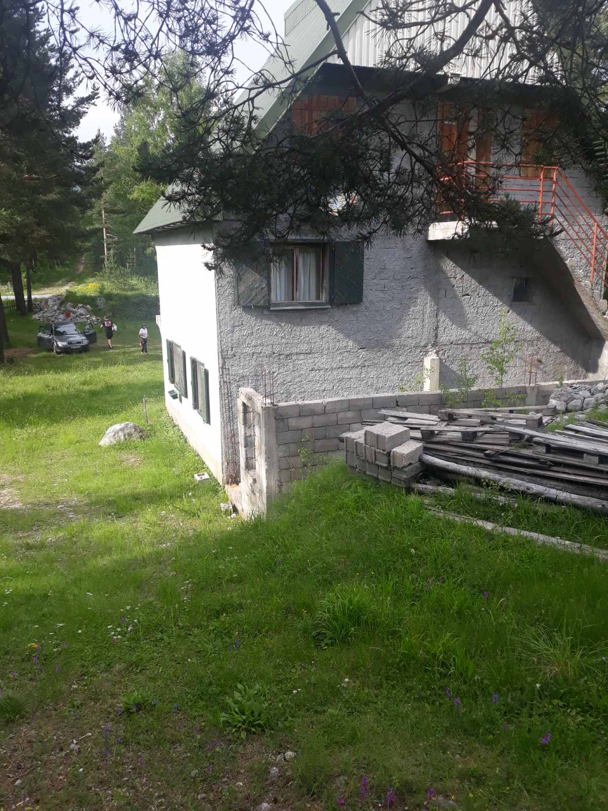 amforaproperty.com/Prodaje se plac sa kućom u selu Borje-opština Zabljak
