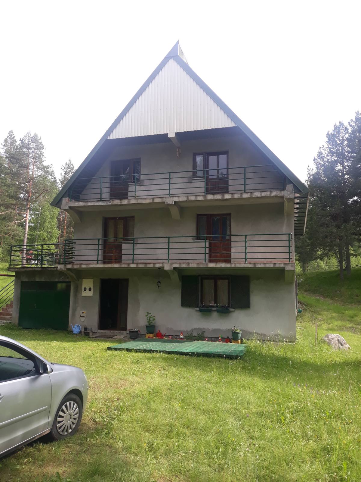 amforaproperty.com/Prodaje se plac sa kućom u selu Borje-opština Zabljak