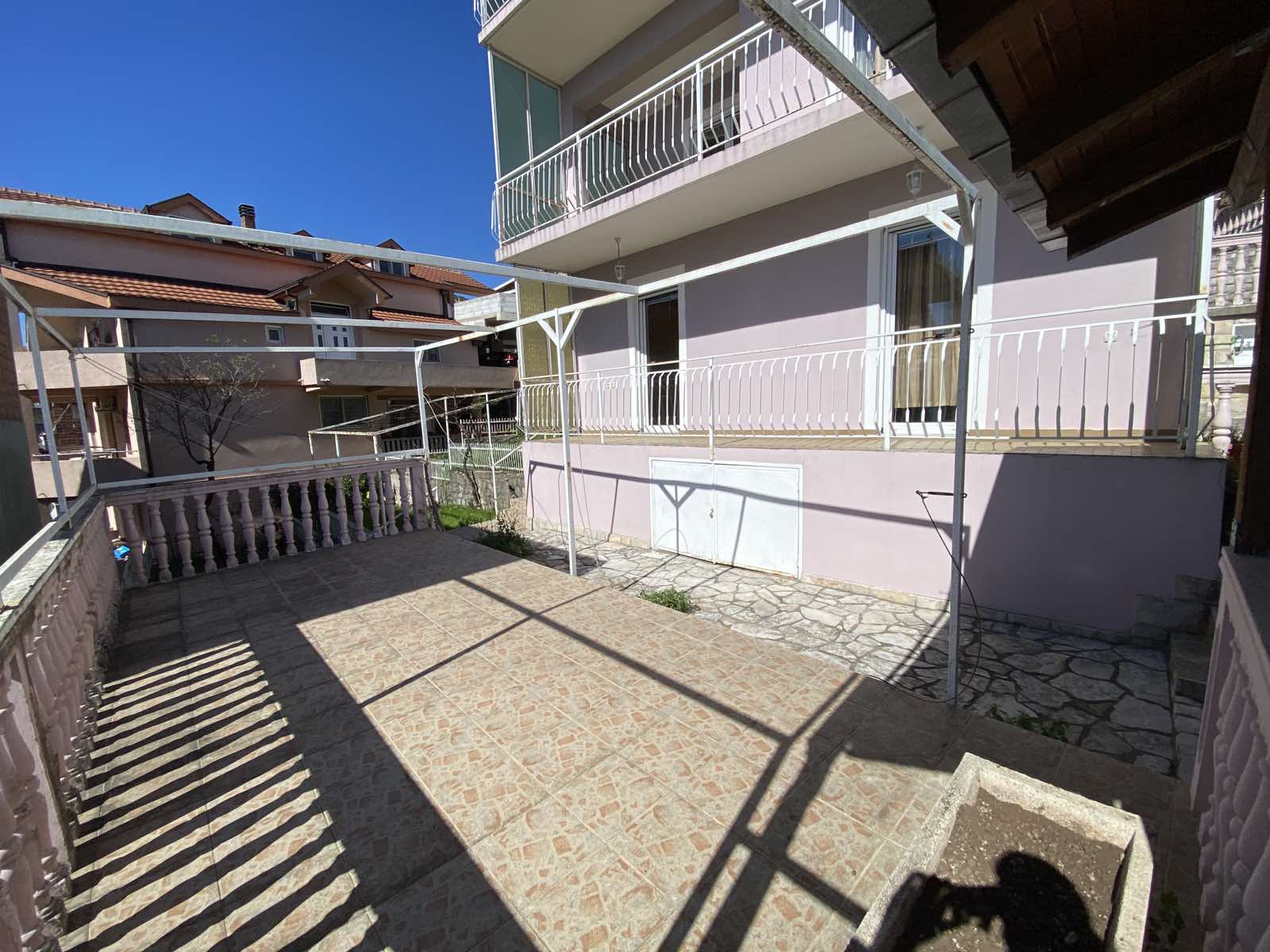 amforaproperty.com/Kuca na prodaju (180m2) sa pogledom na more,Tivat