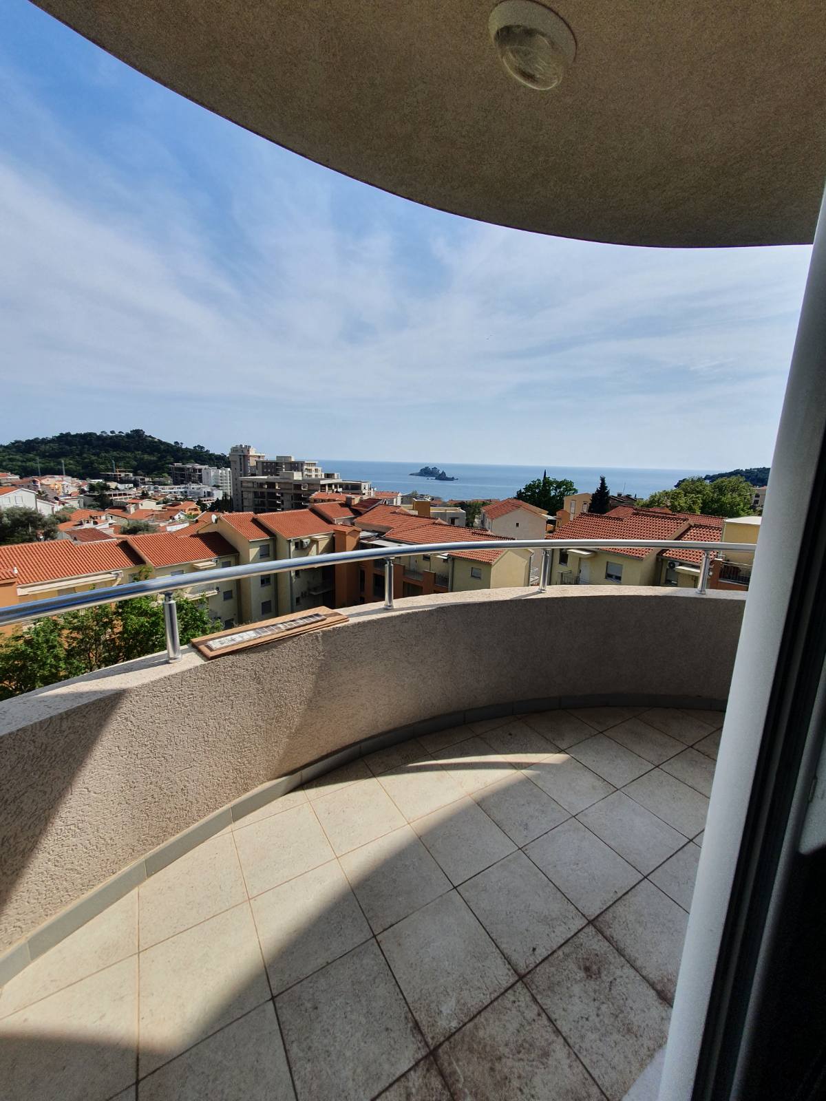 amforaproperty.com/Prodaje se dvosoban stan sa pogledom na more u Petrovcu