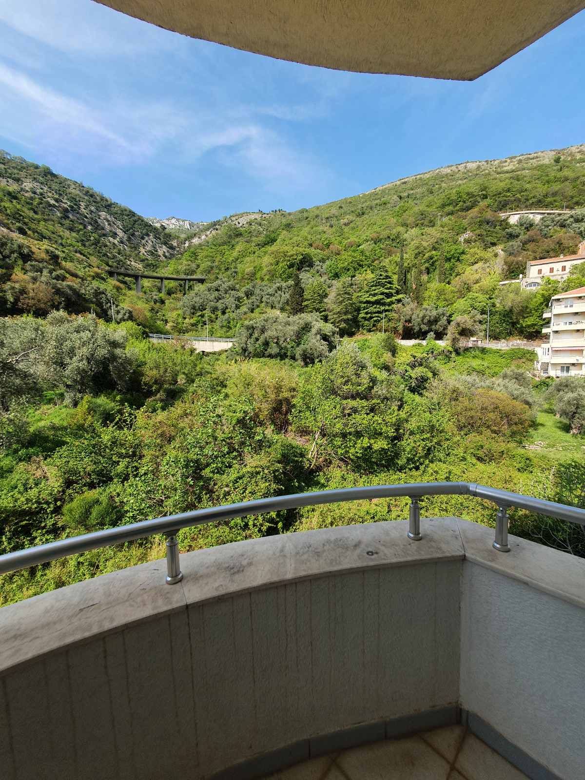 amforaproperty.com/Prodaje se dvosoban stan sa pogledom na more u Petrovcu