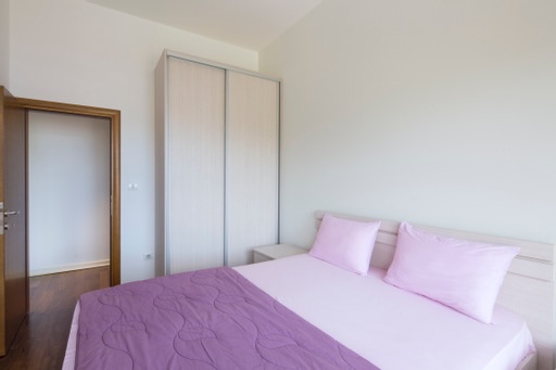 amforaproperty.com/Luksuzan trosoban stan (170m2) sa panoramskim pogledom na more.Kamenovo,Budva.