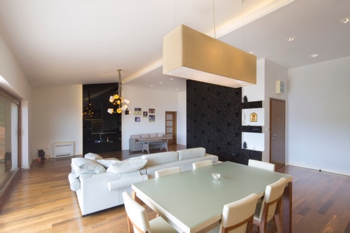 amforaproperty.com/Luksuzan trosoban stan (170m2) sa panoramskim pogledom na more.Kamenovo,Budva.