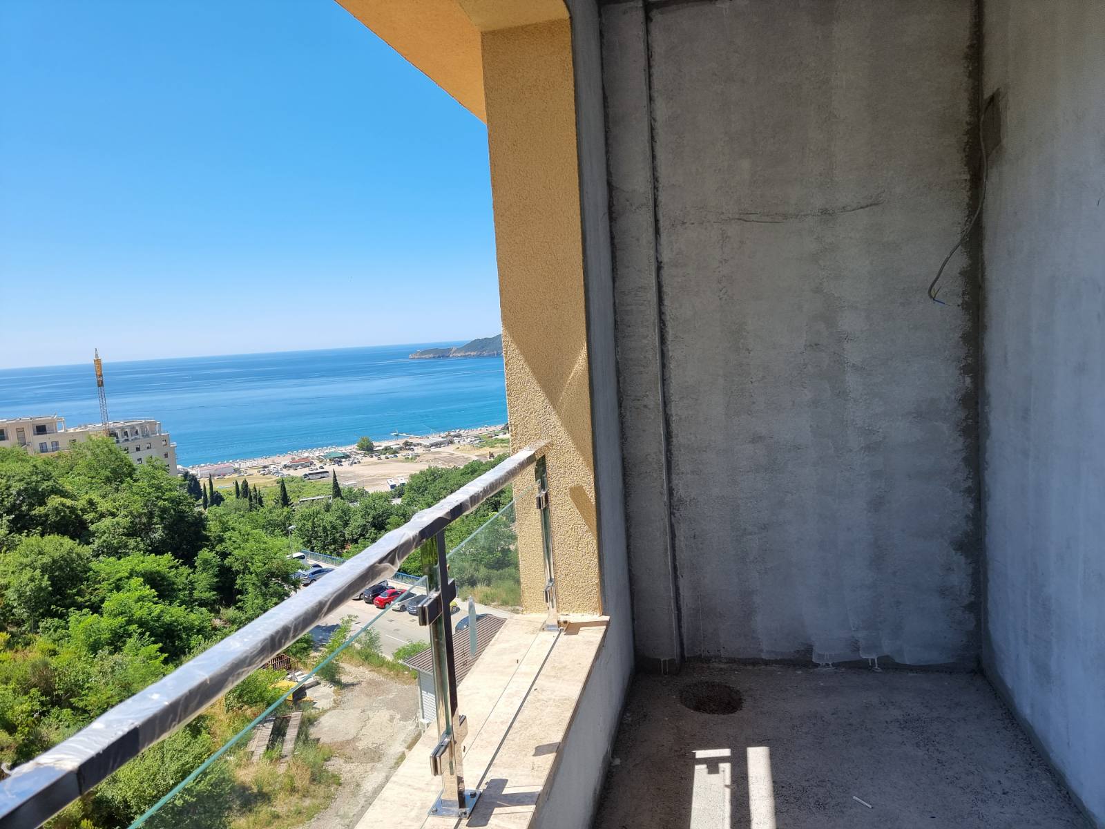 amforaproperty.com/Na prodaju jednosoban stan (43,7m2) u novoj zgradi sa pogledom na more.Becici