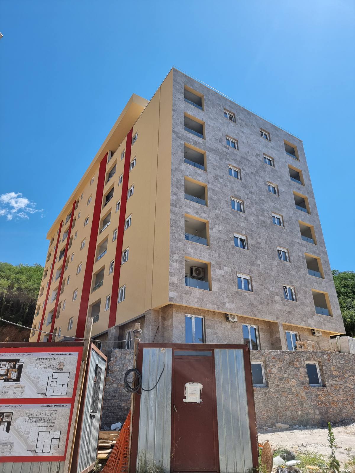 amforaproperty.com/Na prodaju jednosoban stan (43,7m2) u novoj zgradi sa pogledom na more.Becici