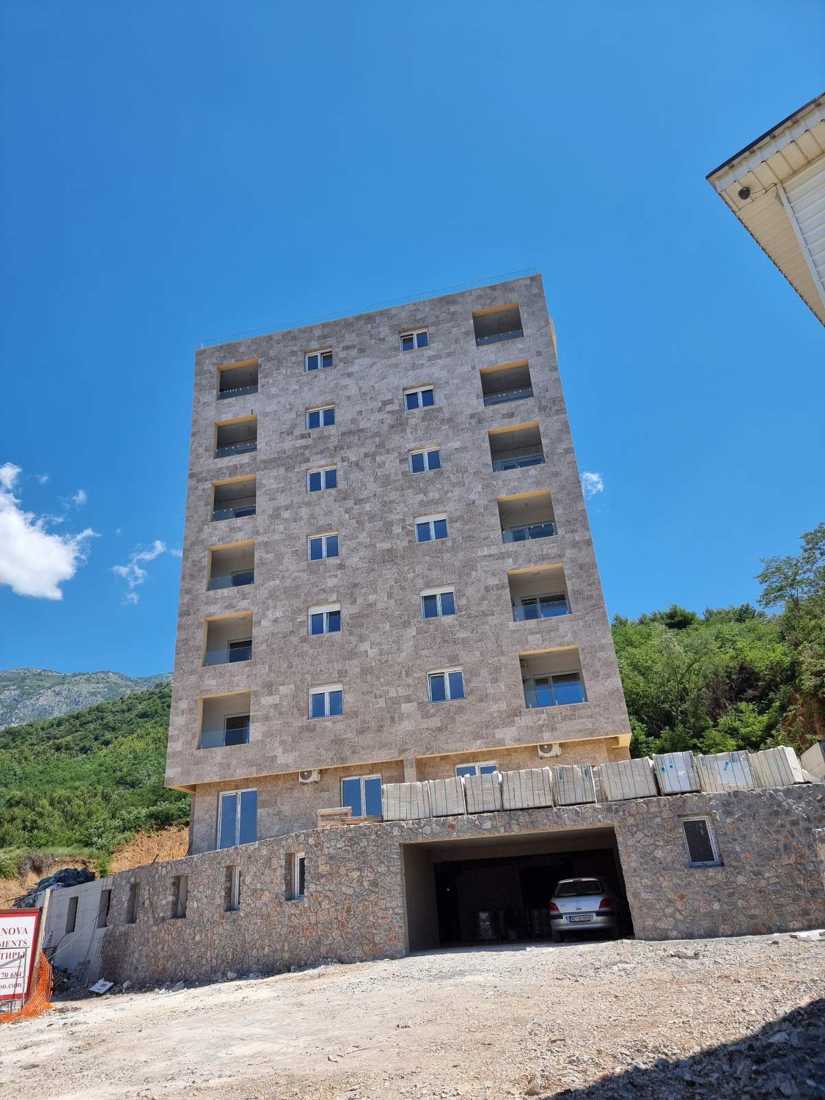 amforaproperty.com/Na prodaju jednosoban stan (43,7m2) u novoj zgradi sa pogledom na more.Becici