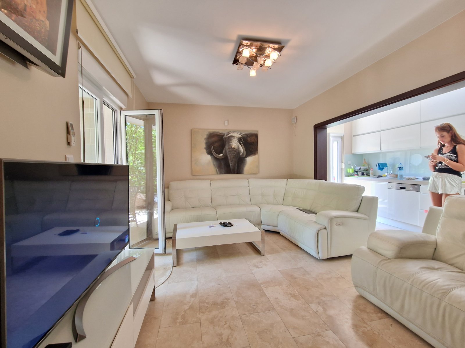 amforaproperty.com/Luksuzan trosoban stan 100m2 ,u blizini hotela Splendid (Budva-Becici)