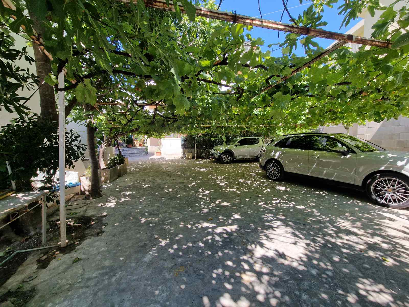 amforaproperty.com/Luksuzan trosoban stan 100m2 ,u blizini hotela Splendid (Budva-Becici)