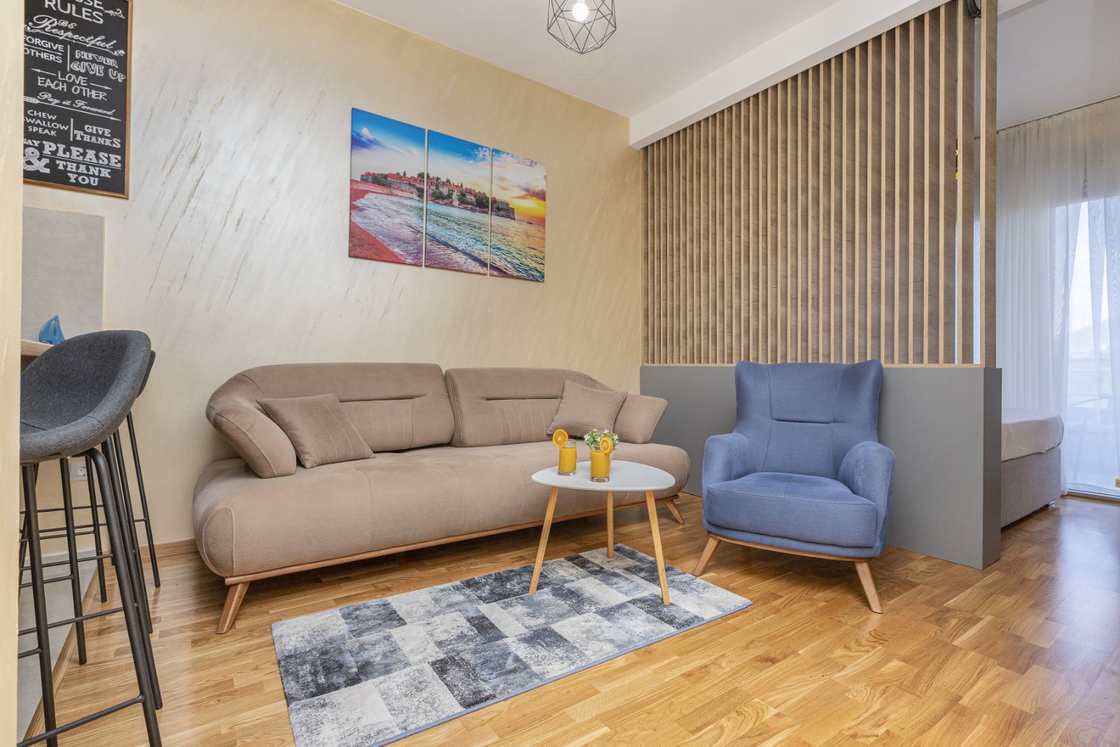 Dvosoban apartman sa pogledom na more, na 200m od plaže u zgradi Supermarketa IDEA (Becici) - Amfora Real Estate