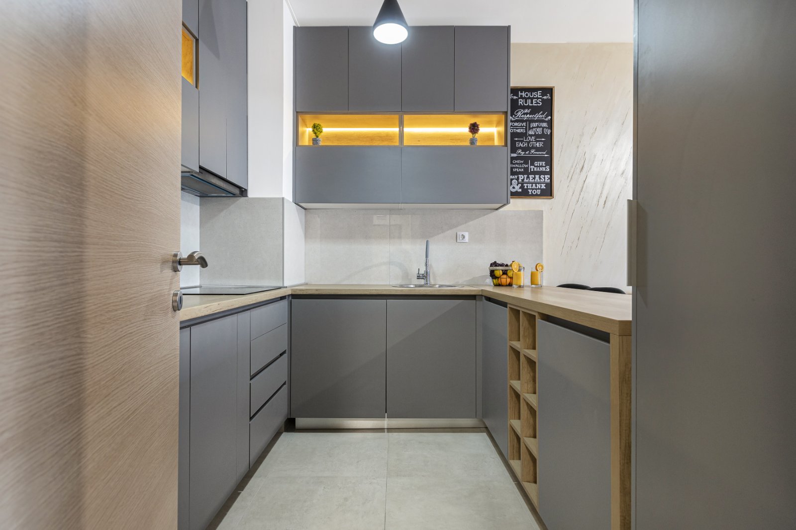 Dvosoban apartman sa pogledom na more, na 200m od plaže u zgradi Supermarketa IDEA (Becici) - Amfora Real Estate