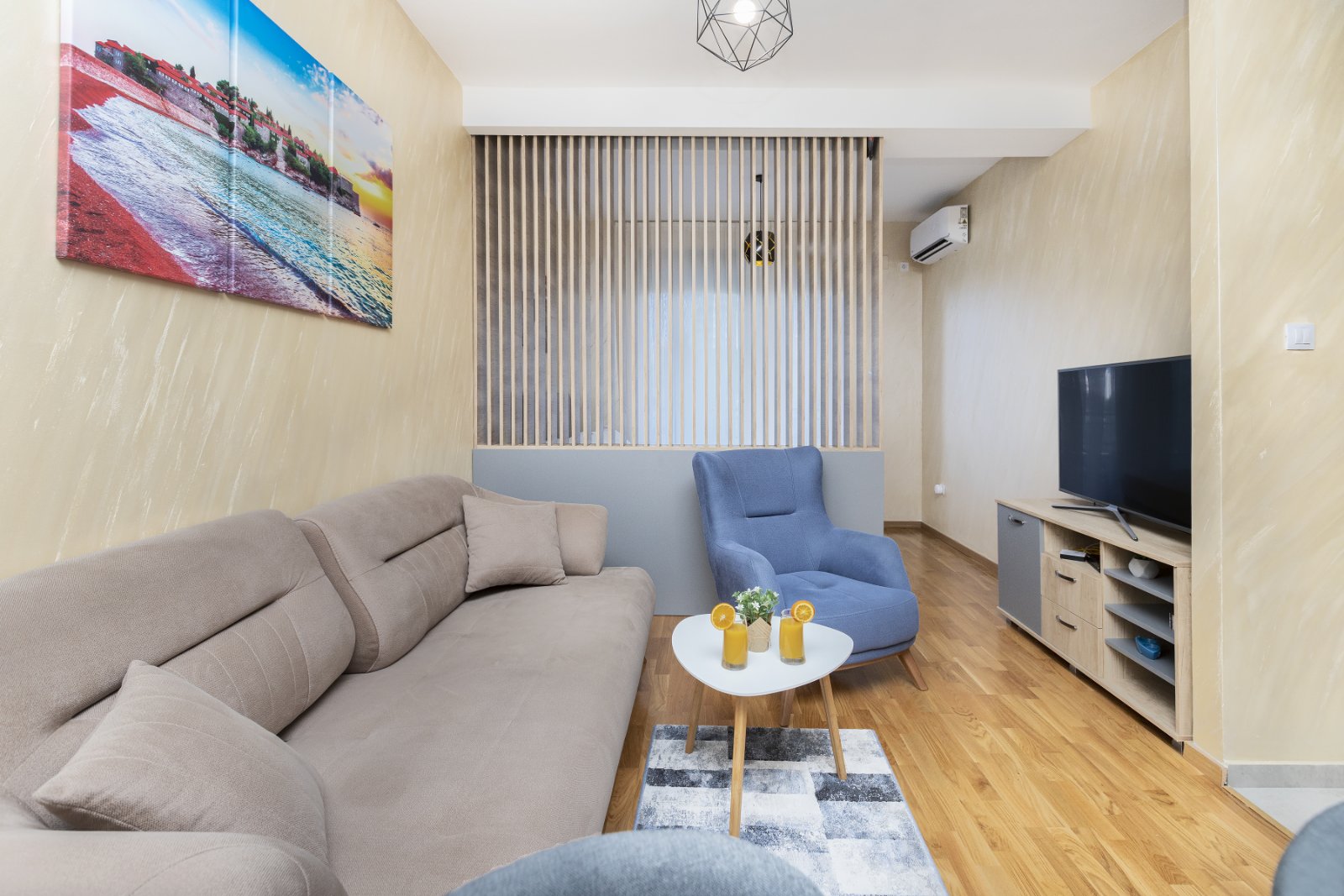 Dvosoban apartman sa pogledom na more, na 200m od plaže u zgradi Supermarketa IDEA (Becici) - Amfora Real Estate