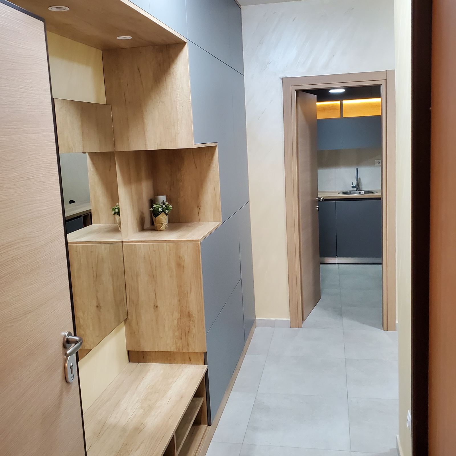 Dvosoban apartman sa pogledom na more, na 200m od plaže u zgradi Supermarketa IDEA (Becici) - Amfora Real Estate